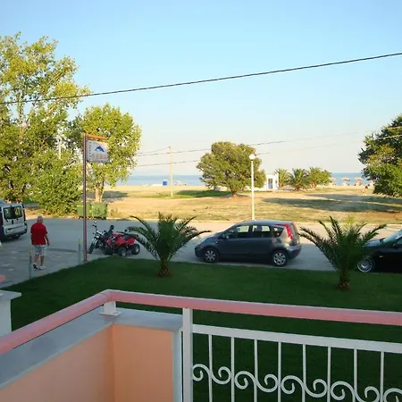 Pension Delfini Asprovalta Exterior photo